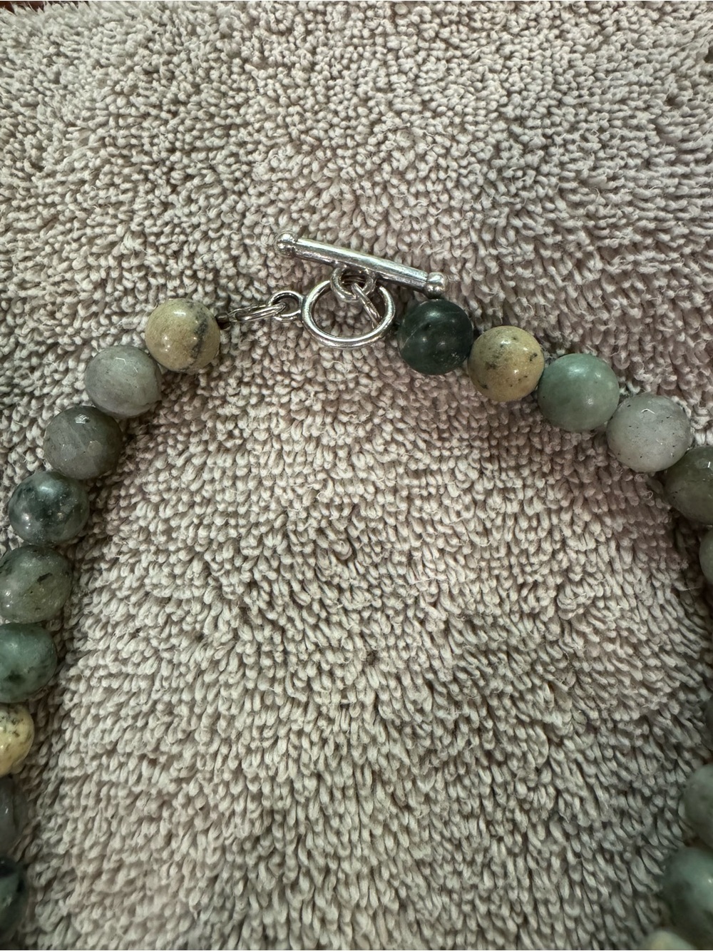 French Kande Green Beaded Necklace with Silver Pendant - Picture 5 of 6